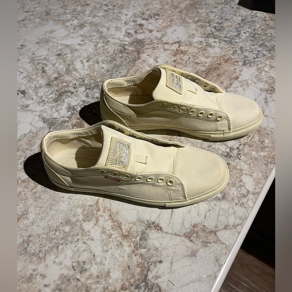 Wmns pale yellow Levi shoes - Picture 5 of 8